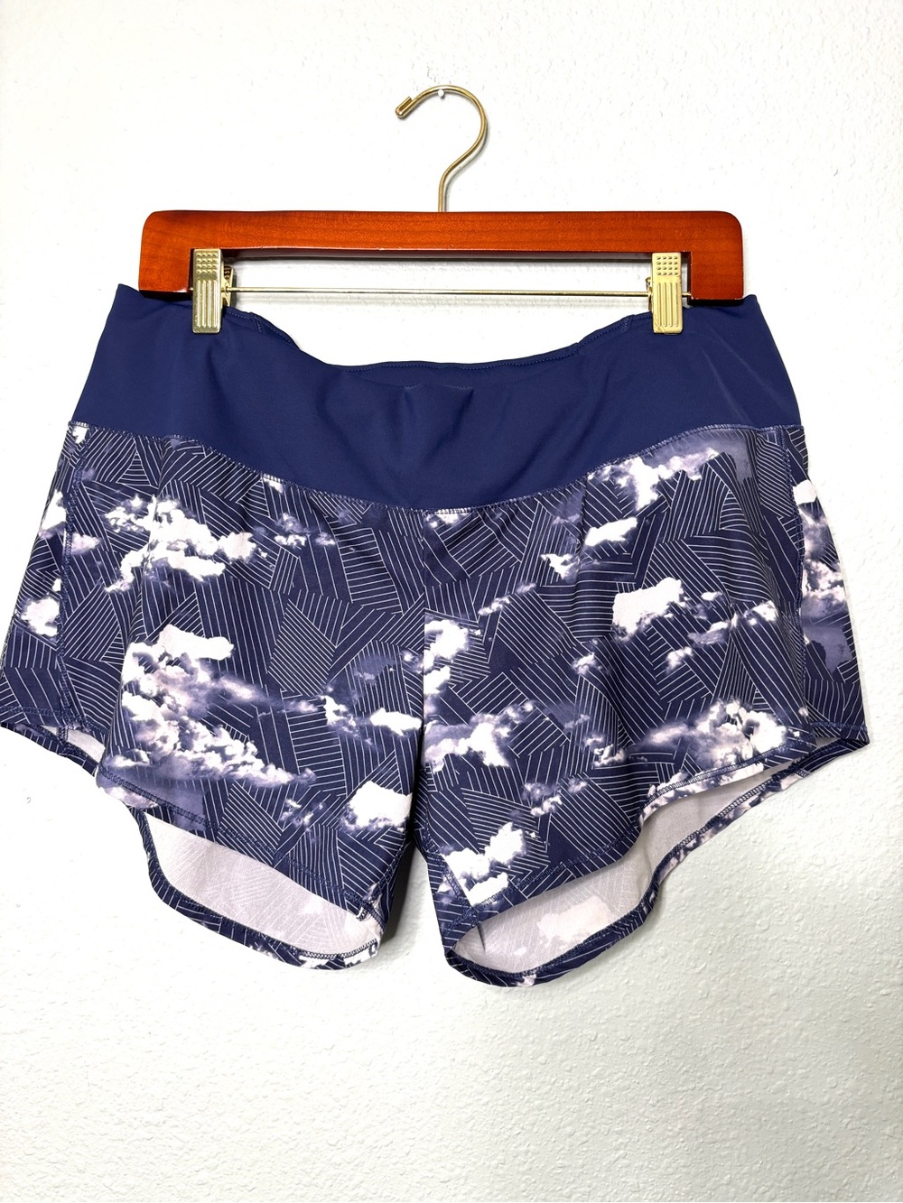 Oiselle Title Nine Roga Running Shorts Blue Pattern 10